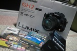 Lumix_DMC-GH2boxed.jpg